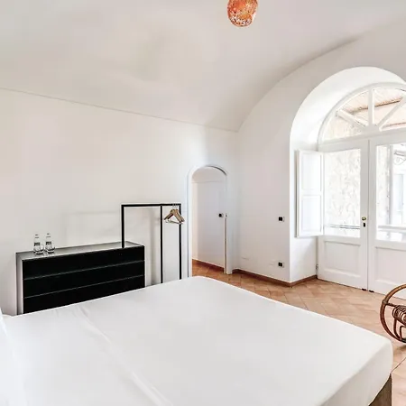 Giulia Boutique Views Pool And Guest Services By Feeling Italy *