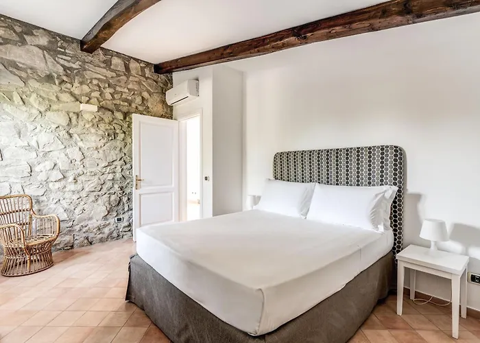 Giulia Boutique Views Pool And Guest Services By Feeling Italy *