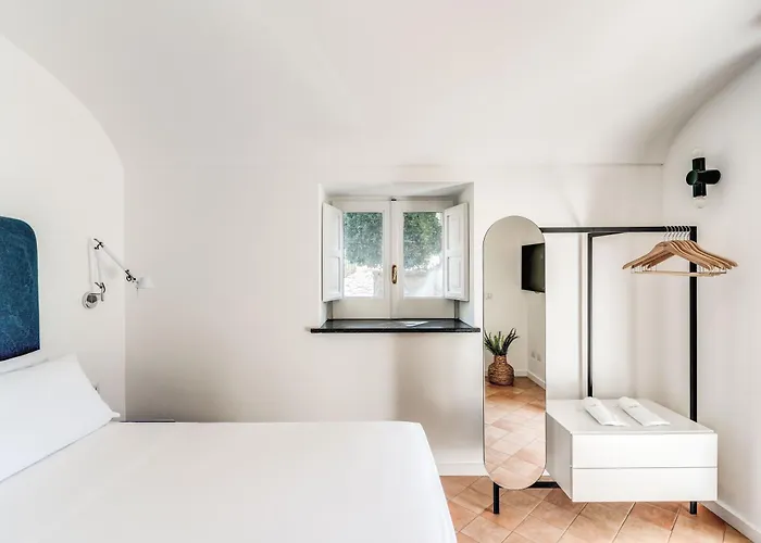 Giulia Boutique Views Pool And Guest Services By Feeling Italy *