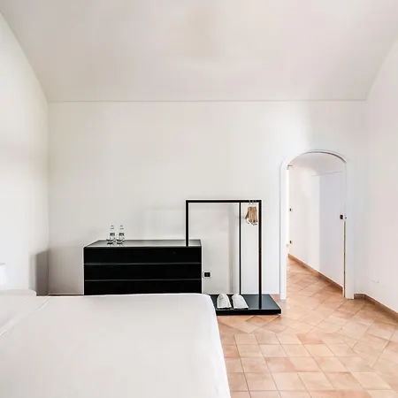 Giulia Boutique Views Pool And Guest Services Villa Sorrent