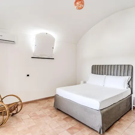 Giulia Boutique Views Pool And Guest Services By Feeling Italy *