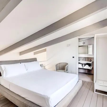 Giulia Boutique Views Pool And Guest Services Sorrent