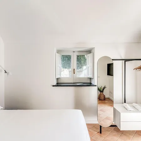 Giulia Boutique Views Pool And Guest Services By Feeling Italy *