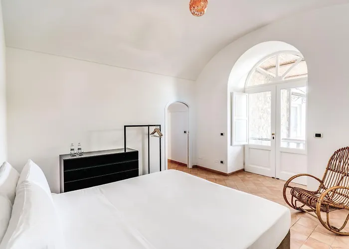 Giulia Boutique Views Pool And Guest Services By Feeling Italy *