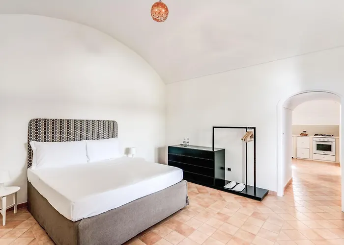 Giulia Boutique Views Pool And Guest Services By Feeling Italy *