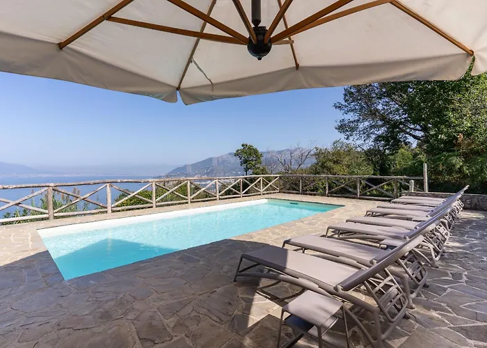 Giulia Boutique Views Pool And Guest Services By Feeling Italy *