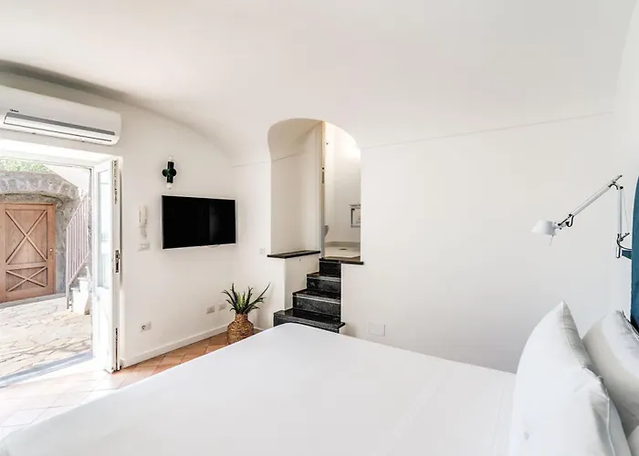 Giulia Boutique Views Pool And Guest Services By Feeling Italy 别墅