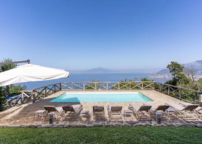 Giulia Boutique Views Pool And Guest Services By Feeling Italy *