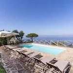 Villa Giulia Boutique Views Pool And Guest Services By Feeling Italy Península Sorrentina